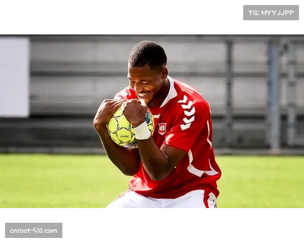 从青训到金靴：维尼修斯的崛起之路与英超新生代前锋对比